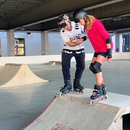Nauka jazdy na rolkach, deskorolce, hulajnodze i łyżwach w Olsztynie - Skatepark Gr. Średnia (R)